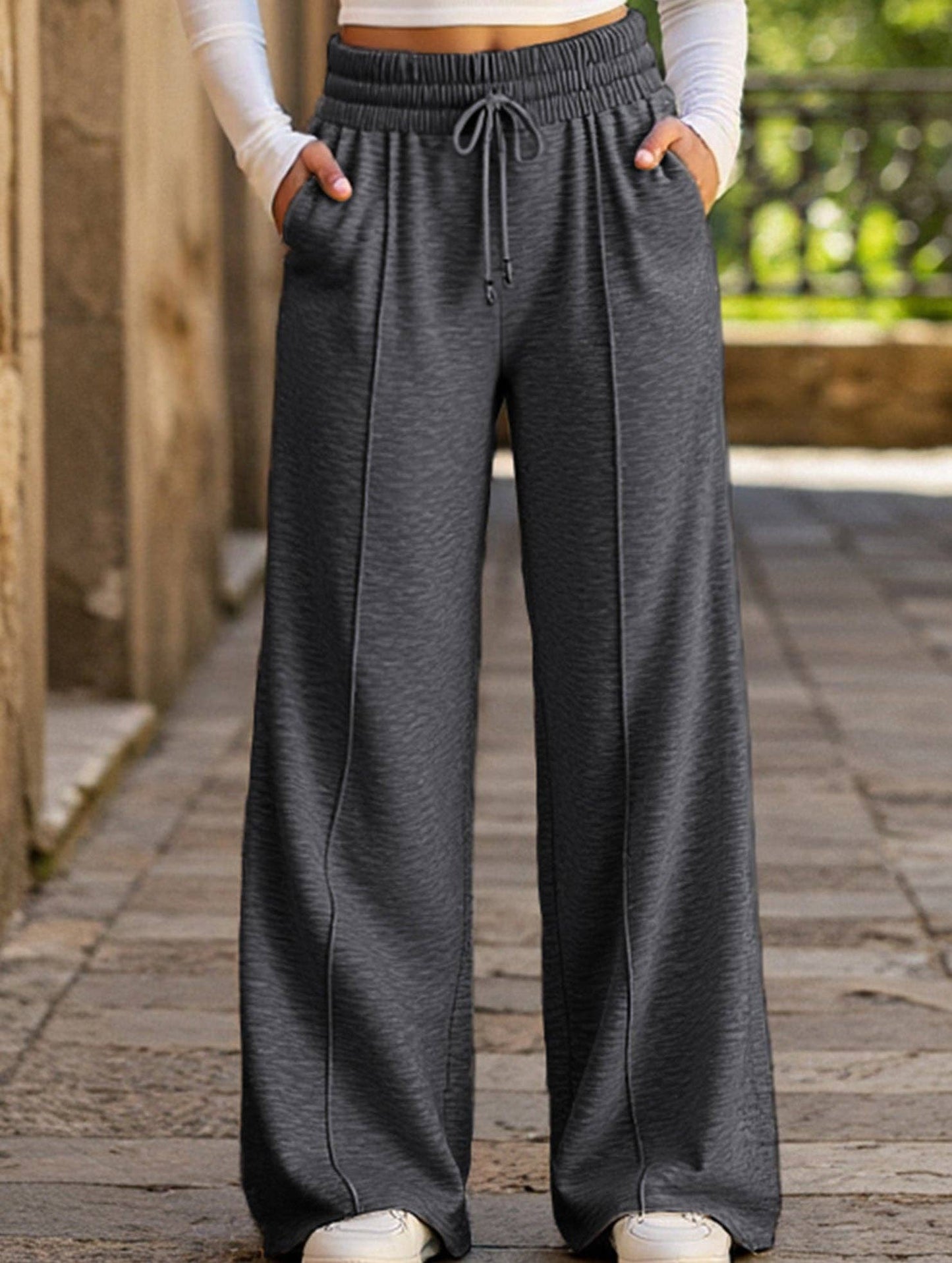 Wide-leg drawstring elastic waist sweatpants
